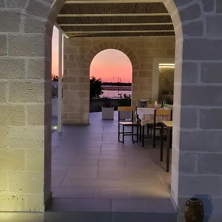 Il Noce Salento Tourism Services Couette-café