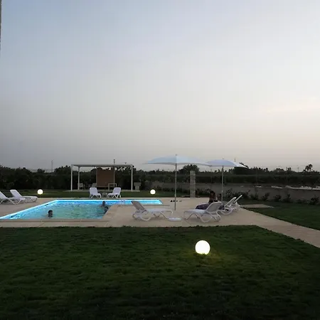Il Noce Salento Tourism Services לינה וארוחת בוקר