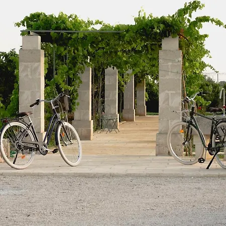 Il Noce Salento Tourism Services 3* Нардо